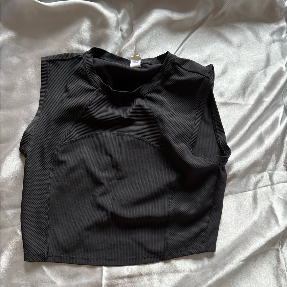 Old Navy Black Sleeveless Crop Muscle Tee